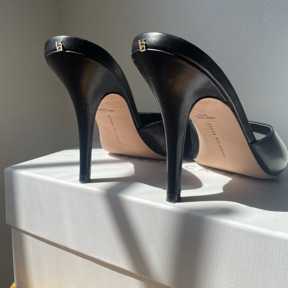 Veronica beard pumps